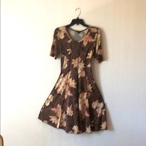 Short sleeve dress